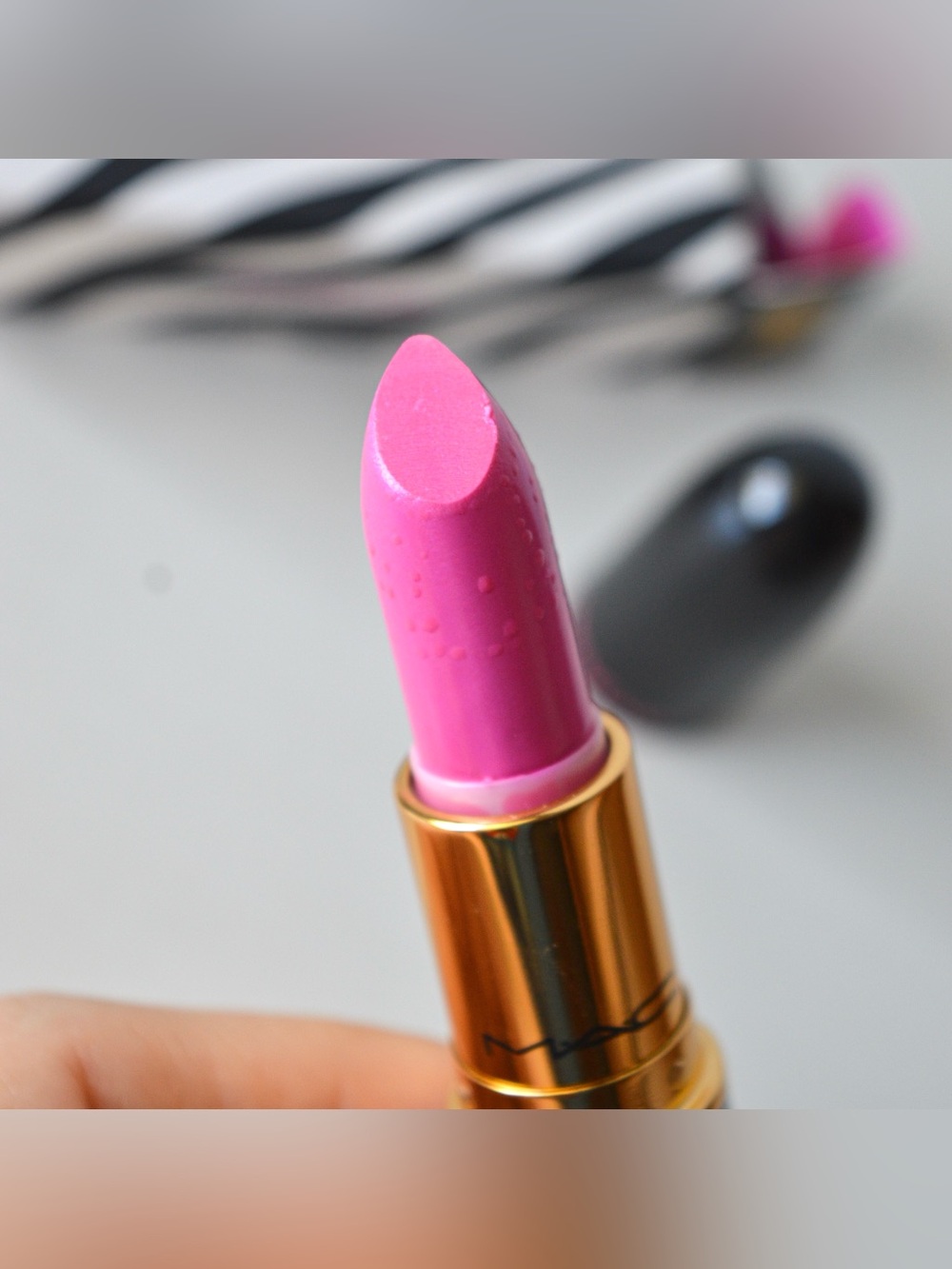 MAC Cosmetics Lipstick *TOO FAB* Limited Edition ULTRA RARE DRESSCAMP 2008 - Picture 8 of 11